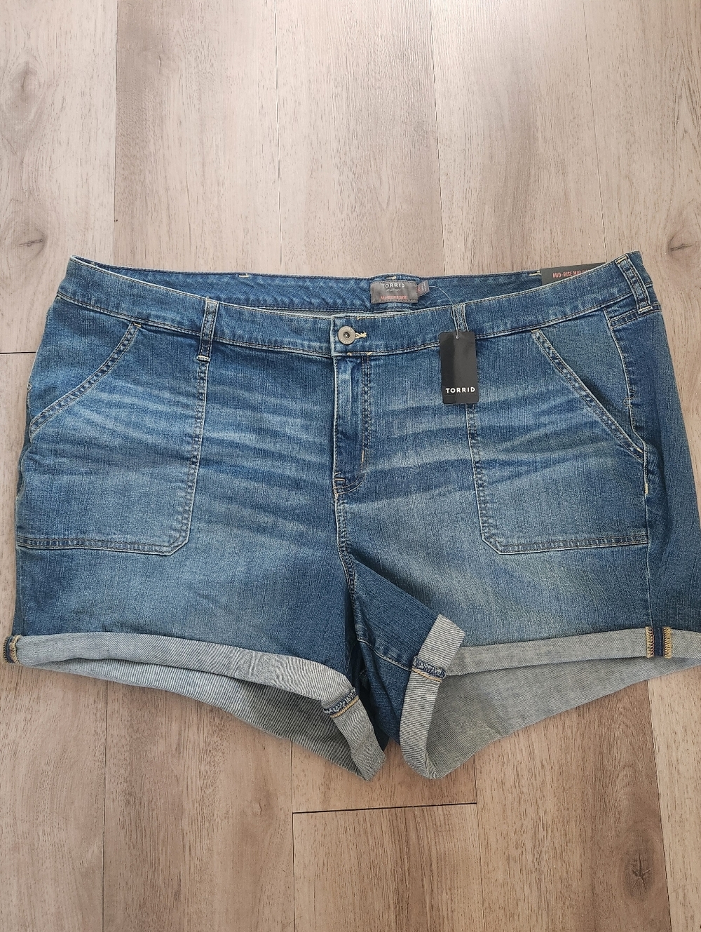 torrid Medium Wash Denim Roll-Cuff MidRise Mid Short Vintage Stretch Jean Shorts